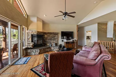 Living - 8919 E Challenge Rd, Hayden, ID 83835 photo 1 of 4