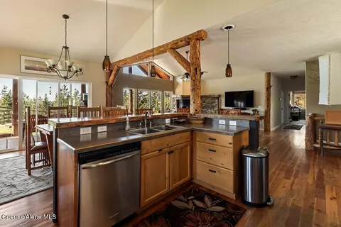 Kitchen - 8919 E Challenge Rd, Hayden, ID 83835 photo 3 of 6