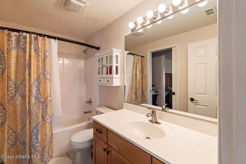 Bath - 8919 E Challenge Rd, Hayden, ID 83835 photo 2 of 6