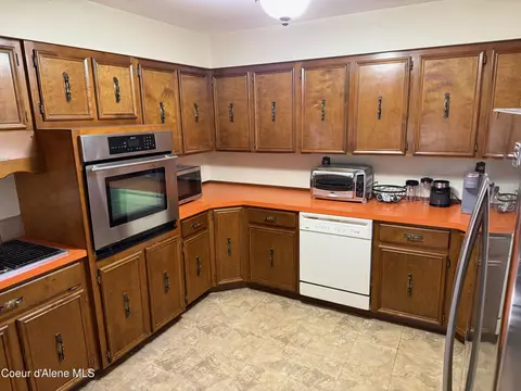 200 S Juniper Ct, Post Falls, ID 83854 photo 1