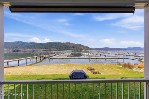 328 Bayview Dr # 2, Coolin, ID 83821