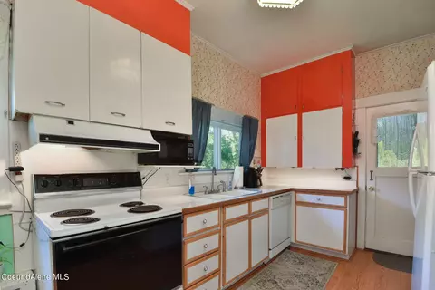 Kitchen - 202 E Market St, Kellogg, ID 83837 photo 1 of 3