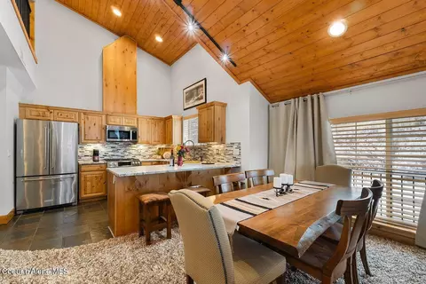 308 Ohio Ave # 402, Kellogg, ID 83837