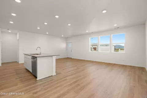 Living - 5294 E Aquila Ave, Post Falls, ID 83854 photo 3 of 3