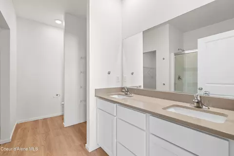 Bath - 5294 E Aquila Ave, Post Falls, ID 83854 photo 1 of 2