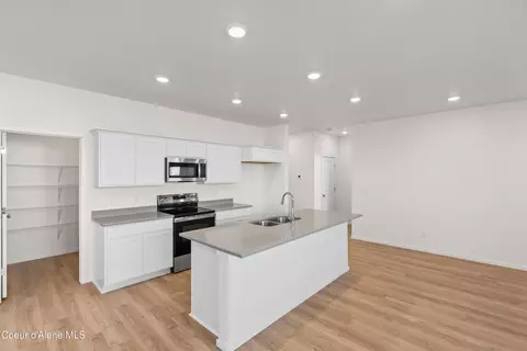 Kitchen - 5294 E Aquila Ave, Post Falls, ID 83854 photo 2 of 2