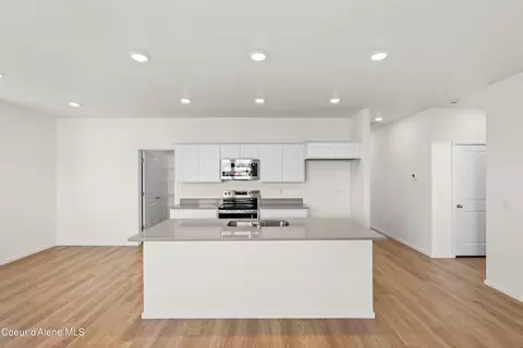 Kitchen - 5294 E Aquila Ave, Post Falls, ID 83854 photo 1 of 2