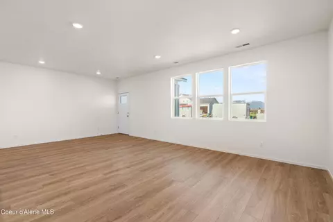 Living - 5294 E Aquila Ave, Post Falls, ID 83854 photo 1 of 3