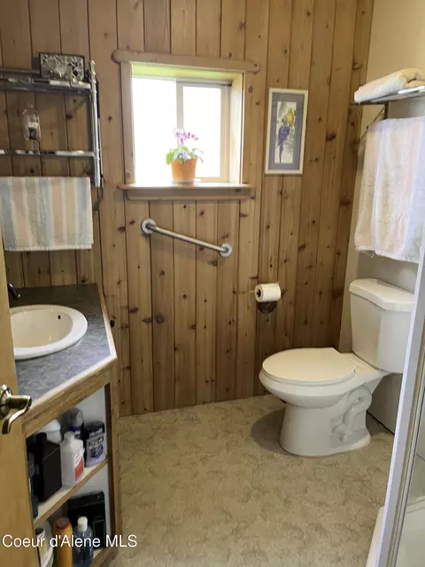 855 Meadowood Rd, Sandpoint, ID 83864 photo 11