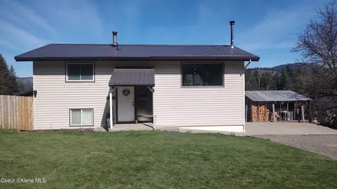 2312 Cromwell Dr, Saint Maries, ID 83861