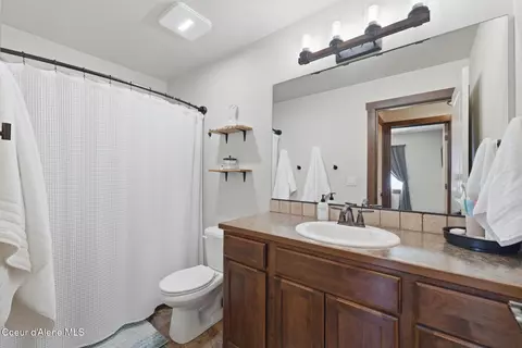 Bath - 4313 E Seneca Ct, Post Falls, ID 83854 photo 3 of 3