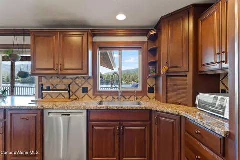 Kitchen - 1926 E Rodkey Dr, Post Falls, ID 83854 photo 3 of 6