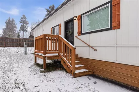 8310 W Meadow Brook Cir, Rathdrum, ID 83858