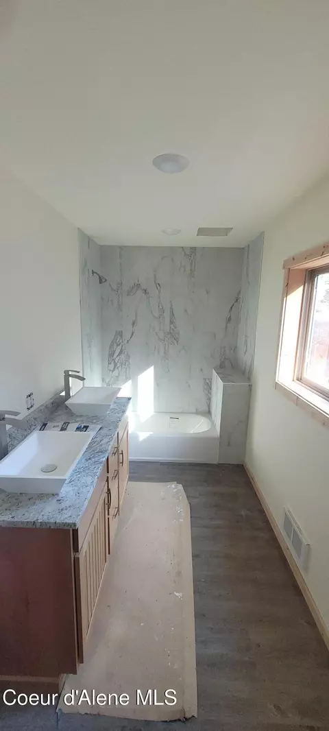 Bath - 45 Waterside Ln, Sagle, ID 83860 photo 1 of 1