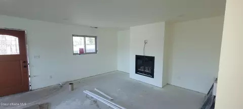 Living - 45 Waterside Ln, Sagle, ID 83860 photo 4 of 4