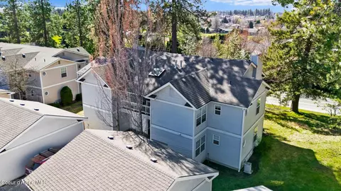 8233 N Ridgewood Dr #4, Hayden, ID 83835