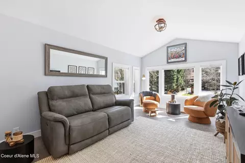 Living - 632 Main St, Wardner, ID 83837 photo 4 of 4