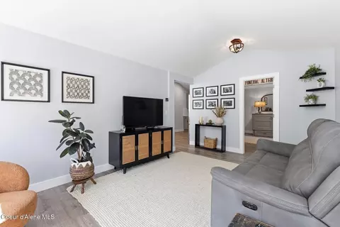 Living - 632 Main St, Wardner, ID 83837 photo 2 of 4