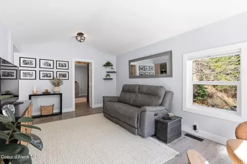 Living - 632 Main St, Wardner, ID 83837 photo 3 of 4