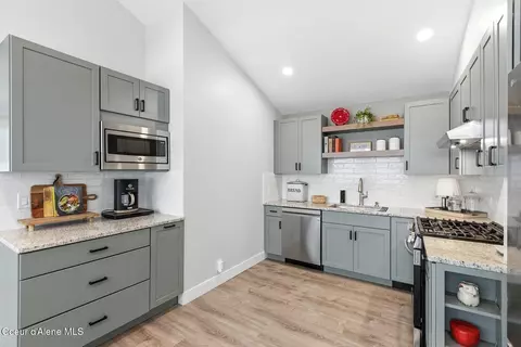 Kitchen - 632 Main St, Wardner, ID 83837 photo 4 of 6