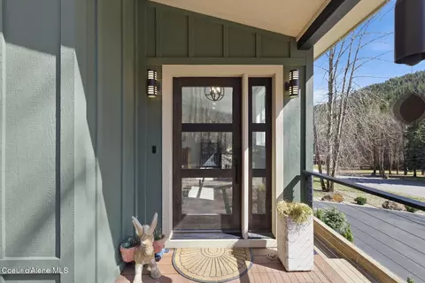 Entry Way - 632 Main St, Wardner, ID 83837 photo 1 of 5