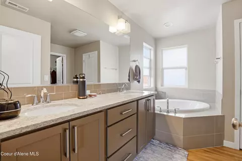 Bath - 623 E Penrose Ave, Post Falls, ID 83854 photo 1 of 2