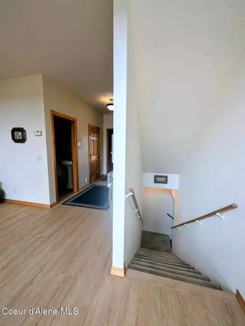 Entry Way - 845 Cougar Rd, Naples, ID 83847 photo 5 of 7