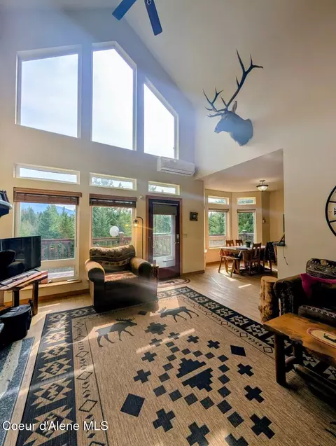 845 Cougar Rd, Naples, ID 83847