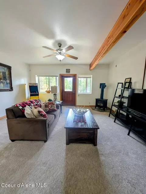 Living - 845 Cougar Rd, Naples, ID 83847 photo 8 of 8
