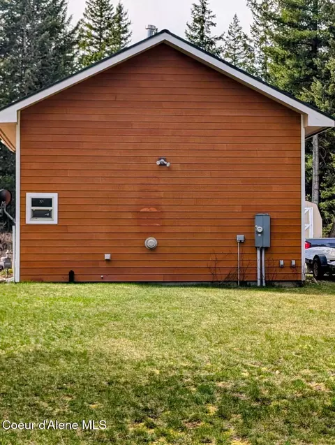 Exterior - 845 Cougar Rd, Naples, ID 83847 photo 14 of 20