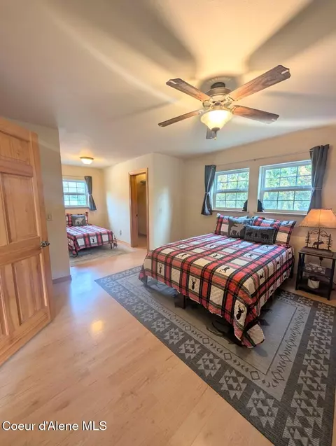 Bedroom - 845 Cougar Rd, Naples, ID 83847 photo 3 of 7