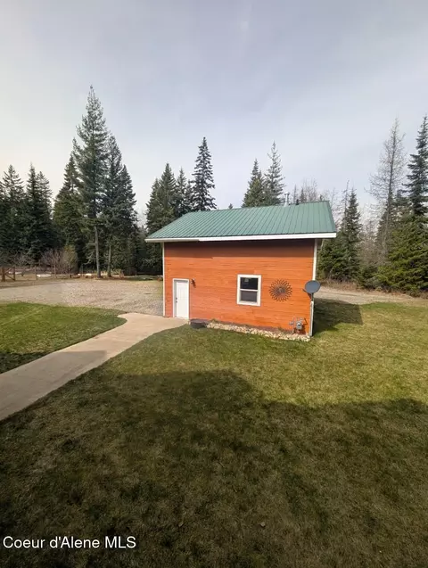 Exterior - 845 Cougar Rd, Naples, ID 83847 photo 16 of 20