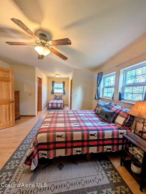 Bedroom - 845 Cougar Rd, Naples, ID 83847 photo 5 of 7