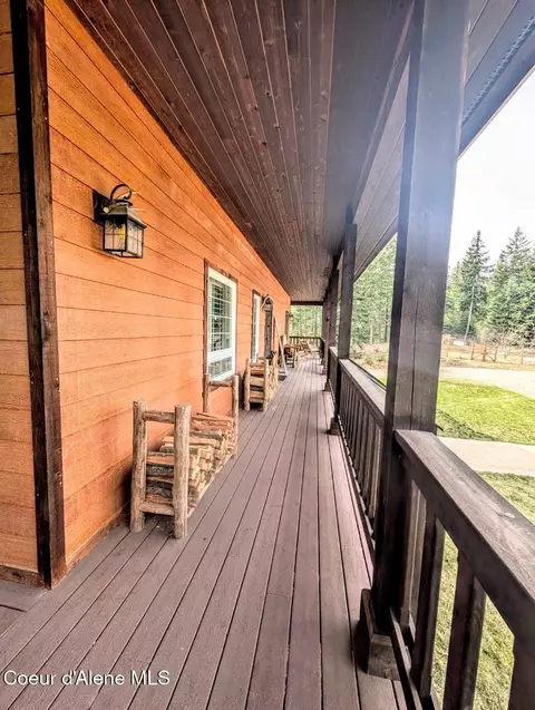 Exterior - 845 Cougar Rd, Naples, ID 83847 photo 6 of 20