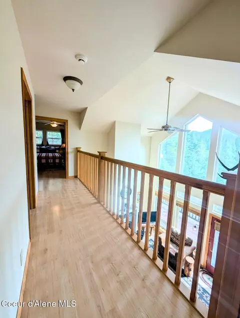 Entry Way - 845 Cougar Rd, Naples, ID 83847 photo 3 of 7