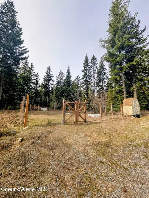 Exterior - 845 Cougar Rd, Naples, ID 83847 photo 12 of 20