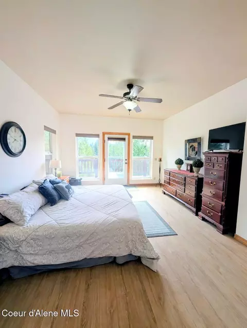Bedroom - 845 Cougar Rd, Naples, ID 83847 photo 2 of 7