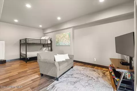 Bedroom - 7809 E Bridger Trl, Harrison, ID 83833 photo 5 of 6