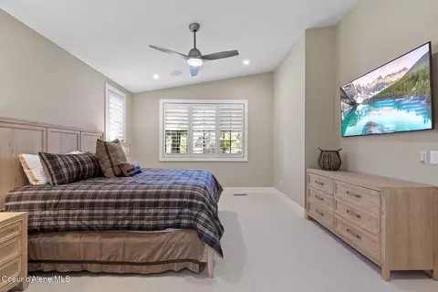 Bedroom - 7100 S Gozzer Rd, Harrison, ID 83833 photo 4 of 4