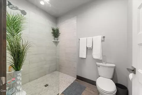 Bath - 13986 N Rainier Loop, Rathdrum, ID 83858 photo 3 of 5