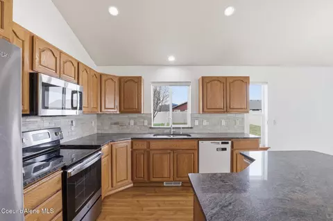 Kitchen - 974 E Warm Springs Ave, Post Falls, ID 83854 photo 3 of 3