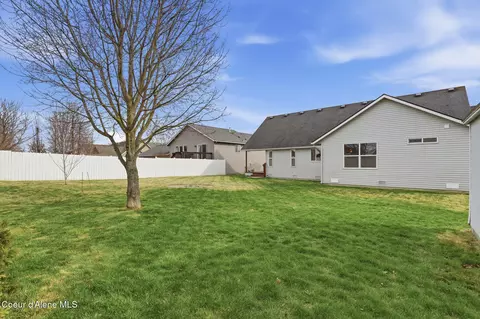 Exterior - 974 E Warm Springs Ave, Post Falls, ID 83854 photo 6 of 7