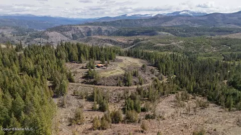 5500 Gold Ridge Rd, Calder, ID 83808