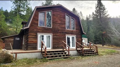 110 Highwood Dr, Saint Maries, ID 83861