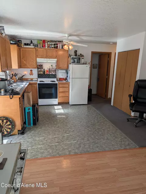 Kitchen - 901-903 Hickory Glen Ave, Sandpoint, ID 83864 photo 2 of 4