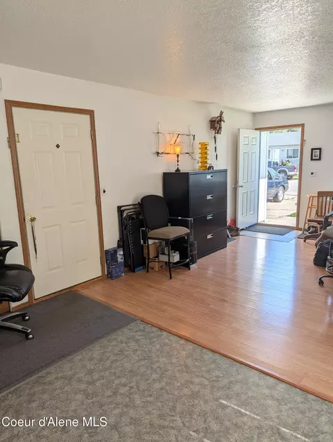 Entry Way - 901-903 Hickory Glen Ave, Sandpoint, ID 83864 photo 1 of 1