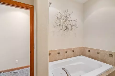 Bath - 4308 E Rosemont Dr, Athol, ID 83801 photo 3 of 6