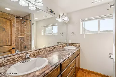 Bath - 4308 E Rosemont Dr, Athol, ID 83801 photo 5 of 6