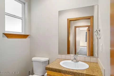 Bath - 4308 E Rosemont Dr, Athol, ID 83801 photo 2 of 6