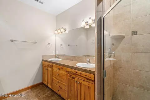 Bath - 4308 E Rosemont Dr, Athol, ID 83801 photo 4 of 6